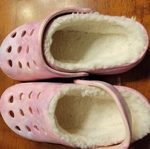 Toddler girls size 11 like crocs